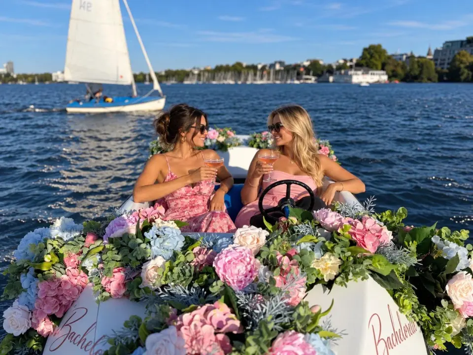 Das erste romantische Date von Mood Event Lab auf der Alster — wenn schon das Boot selbst Teil der Geschichte wird 2